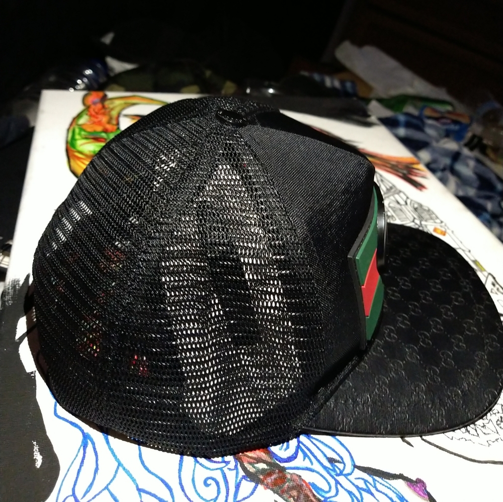 Vintage Gucci hat, snapback. One size fits most.. still in very good condition - Picture 9 of 12